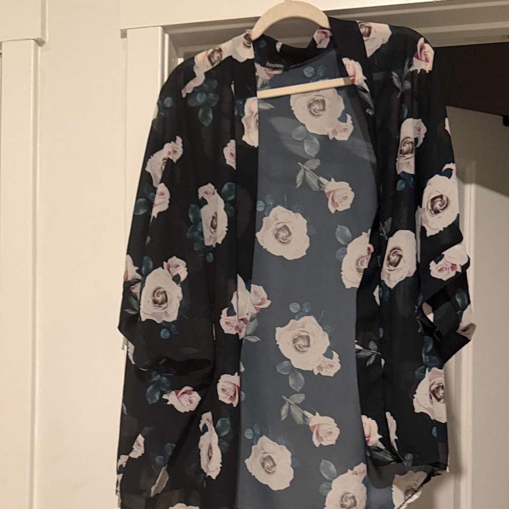 Boohoo Black Floral Cape